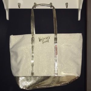 brand new Victoria’s Secret tote bag